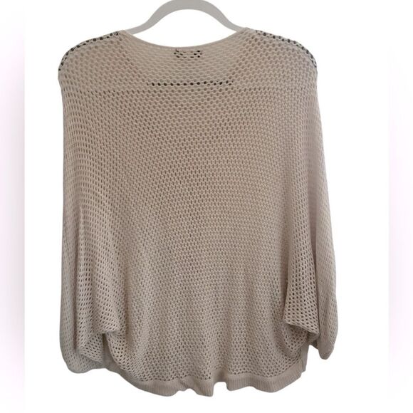 John Fashion Beige Crochet Accent Blouse Woman’s Size L - Picture 2 of 8